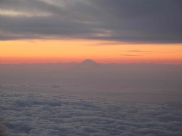 【ZT】从另一个角度远眺富士山（图）图1